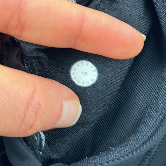 Lululemon Strength & Sweat Crop *23" Black - Picture 6 of 7